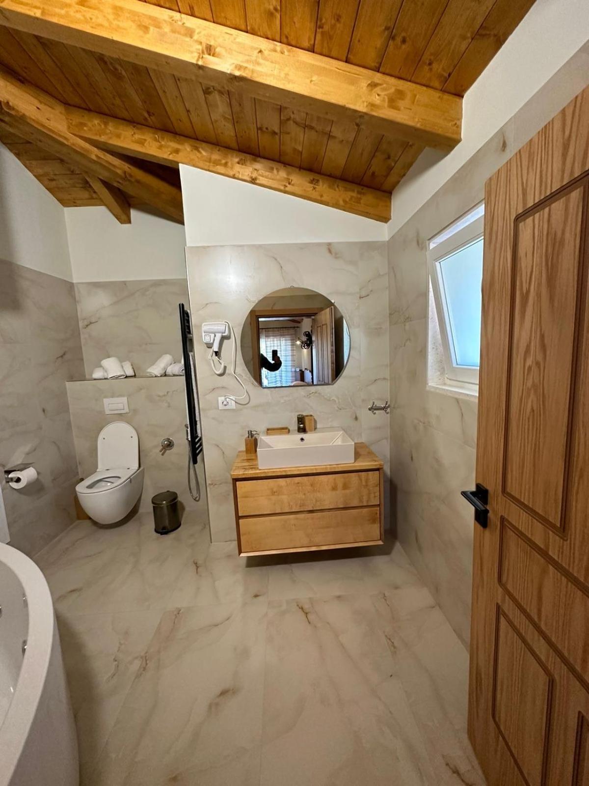 Guesthouse Marku - Mrizi I Zanave Fishte 외부 사진